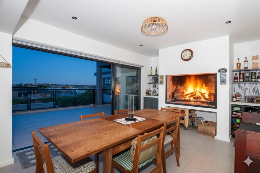 5 Bedroom Property for Sale in Myburgh Park Western Cape